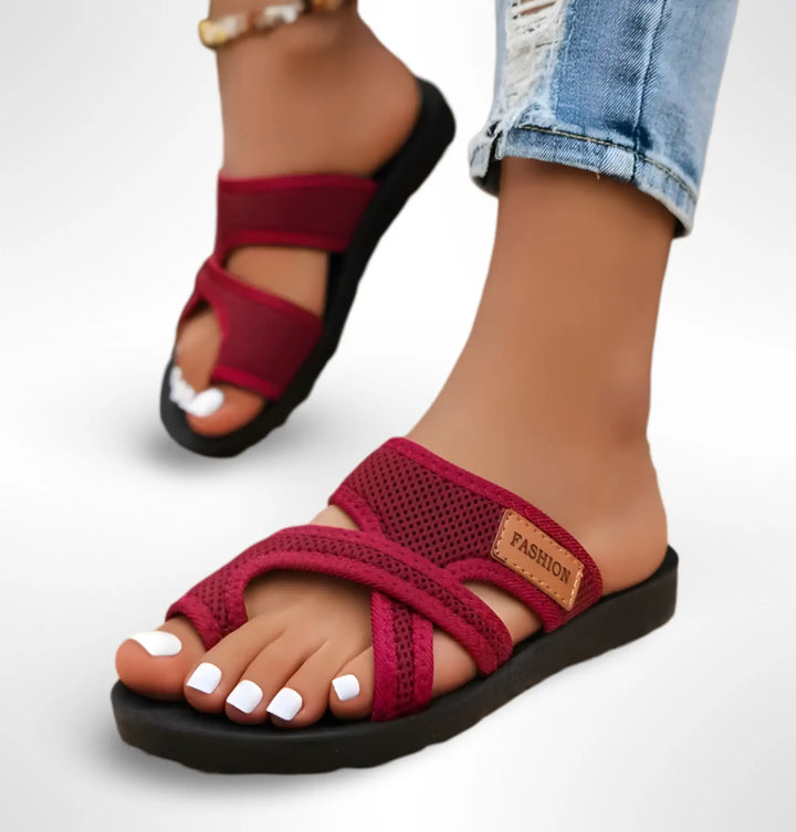 Lichte en ademende dames sandalen, perfect voor lange wandelingen in de zomer.
