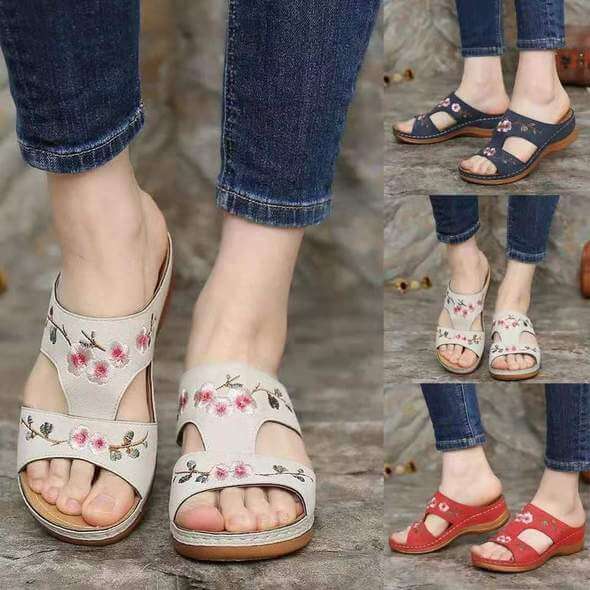 Dames comfort sandalen, orthopedisch en bloemrijk, ideaal voor een actieve zomer.