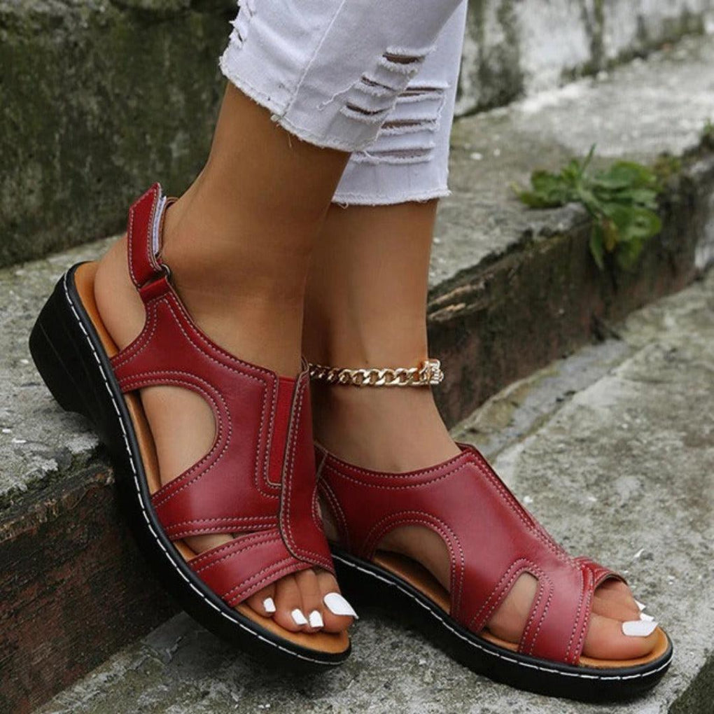 Verstelbare dames sandalen met antislip zool. Comfortabel en orthopedisch, perfect voor wandelen.