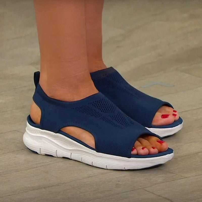 Anti-slip zool van de orthopedische damessandalen, zorgt voor veilige grip en stabiel loopcomfort.
