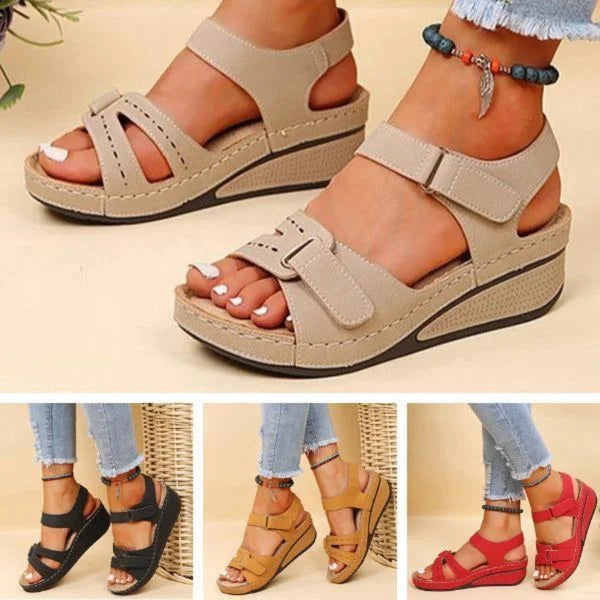 Comfortabele dames orthopedische sandalen met een ergonomische platte zool voor optimale gezondheidssteun.