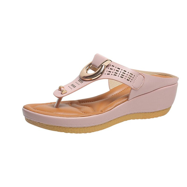 Moderne orthopedische sandalen dames. Comfortschoenen met voetsteun en lichtgewicht design, ideaal voor zomerse dagen.