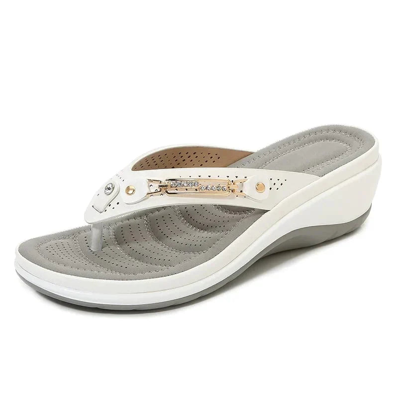 Dames orthopedische slippers Solelite met zachte zool voor ultiem comfort en voetondersteuning.