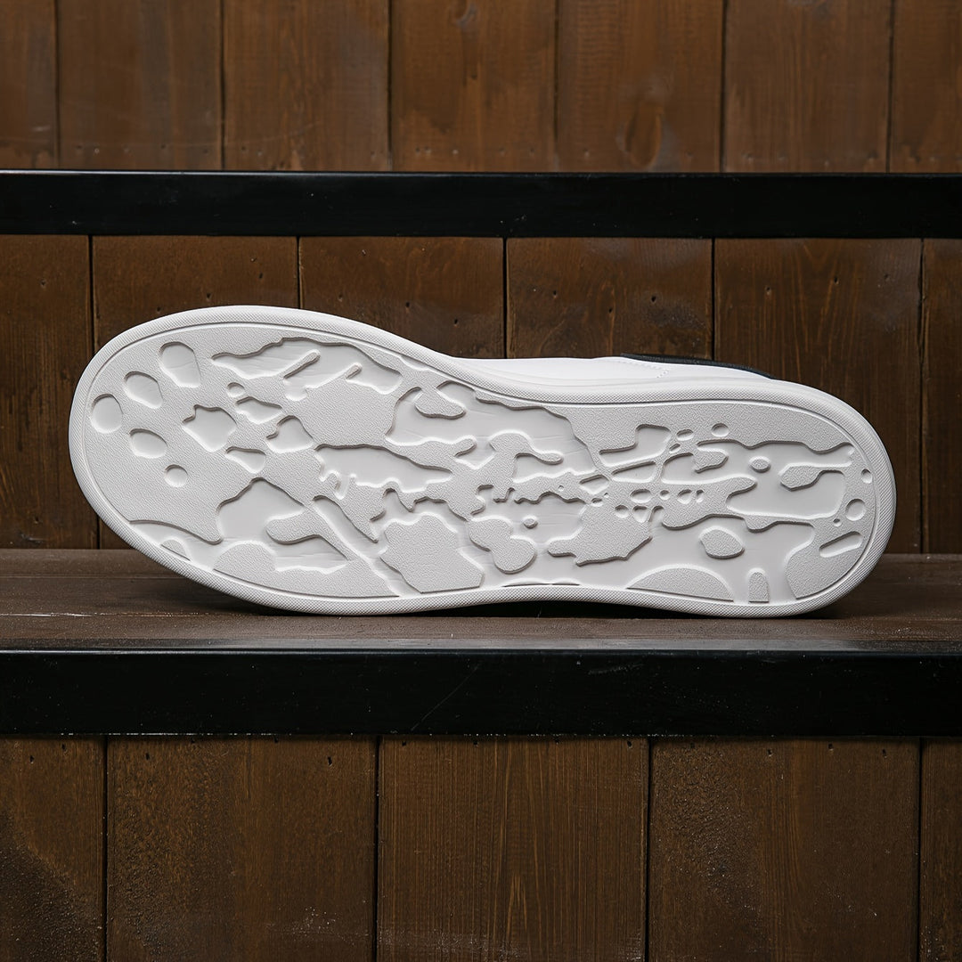 Duurzame witte dames sneakers, orthopedisch, met innovatieve voetondersteuning voor langdurig comfort.
