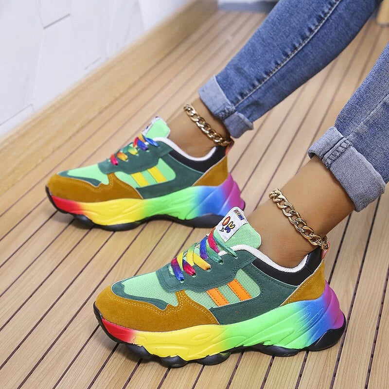 Stijlvolle blauw/groene Zoë dames sneakers met orthopedische demping, perfect voor sportief comfort.