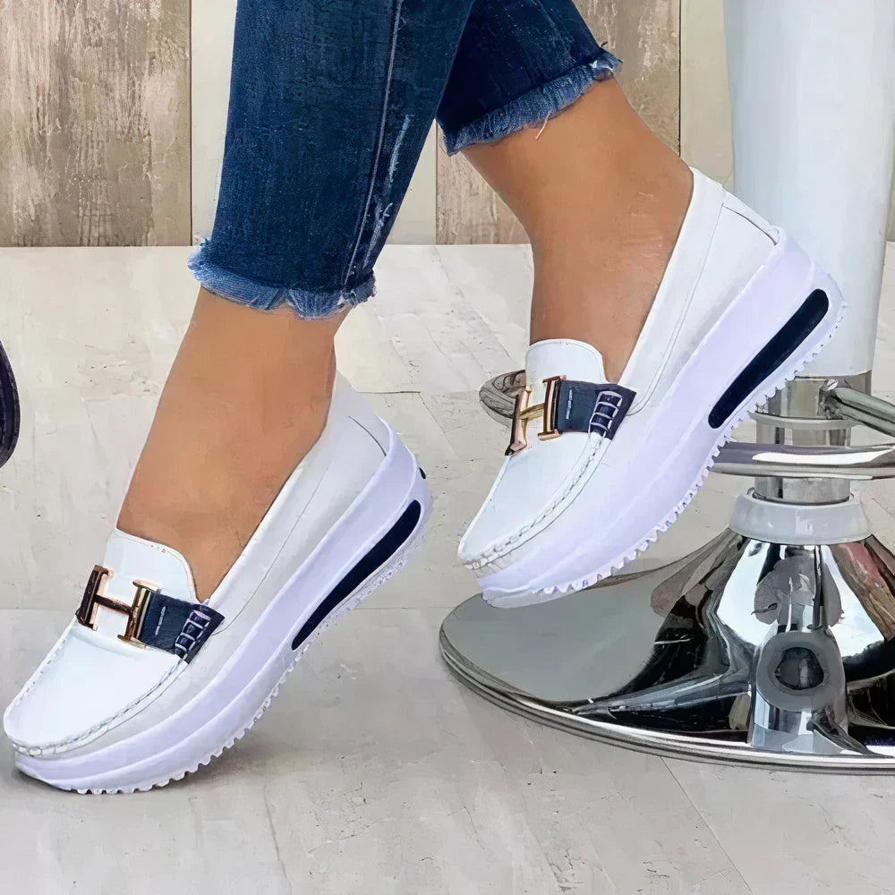 Comfortabele dames zomerschoenen met orthopedische ondersteuning, ideaal voor wandelingen.