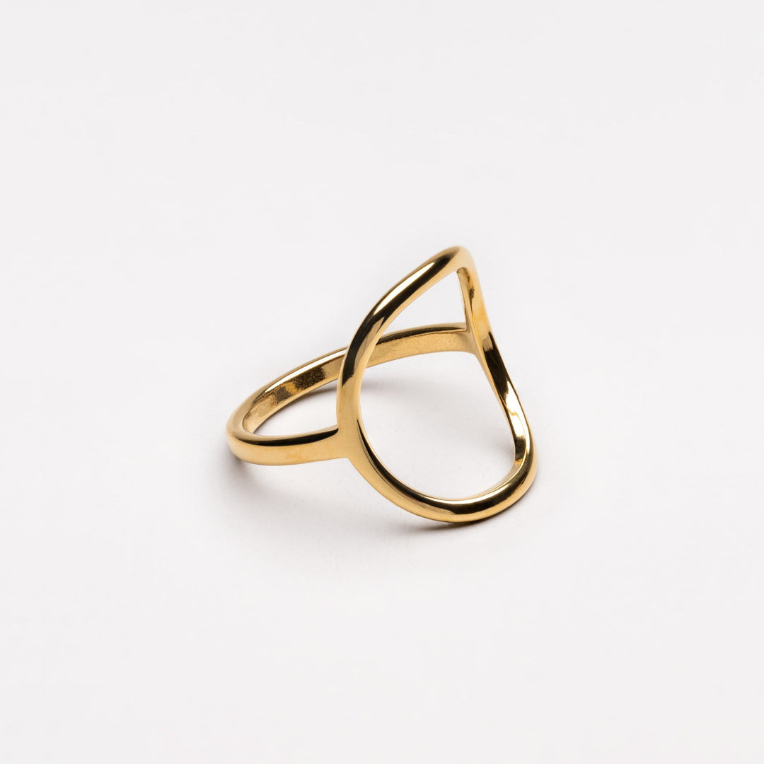 Dames ovale ring Noa goud, minimalistisch en elegant sieraad voor dagelijks draagcomfort.