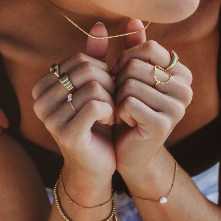 Dames sieraad: zilveren ovale ring Noa, comfortabel en elegant voor elke gelegenheid.