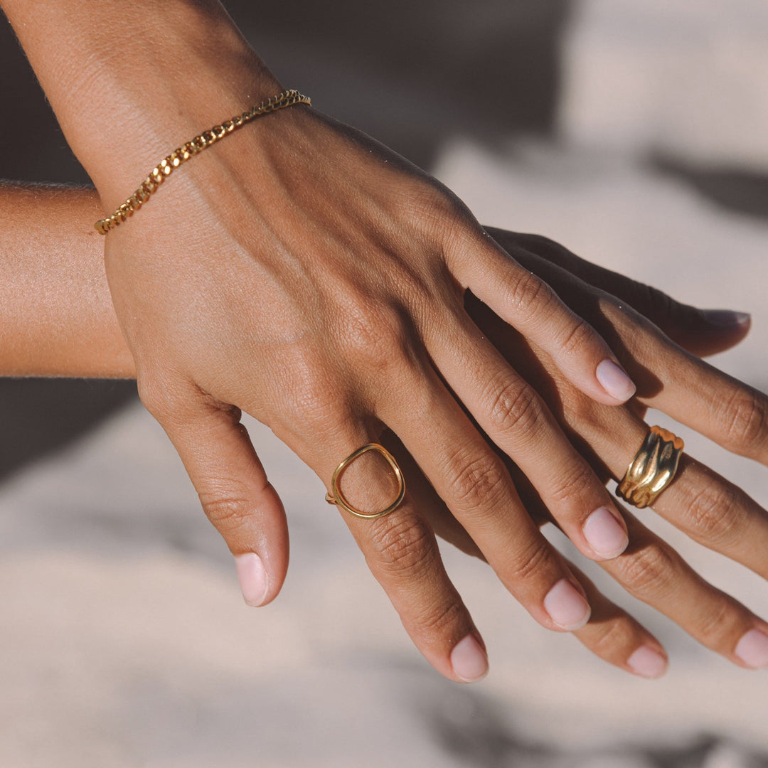 Minimalistische zilveren dames ring met ovaal design, Noa, hypoallergeen voor gevoelige huid.