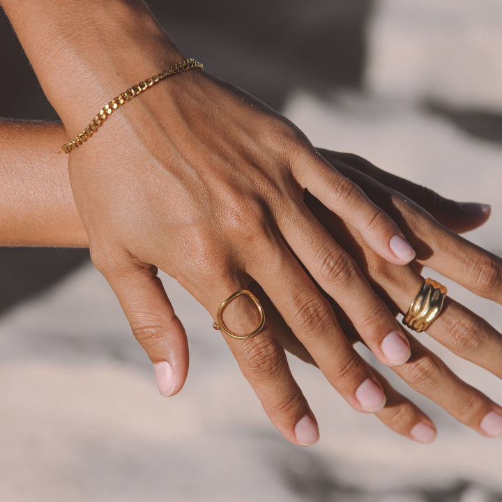 Minimalistische zilveren dames ring met ovaal design, Noa, hypoallergeen voor gevoelige huid.