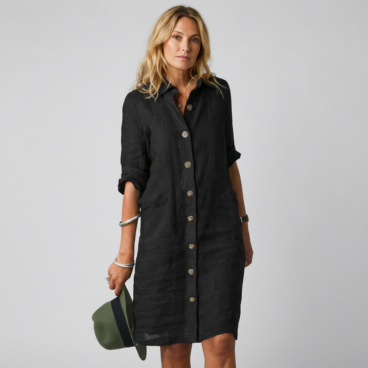Stijlvolle dames zomer overhemdjurk met complete knoopsluiting en comfortabele pasvorm.