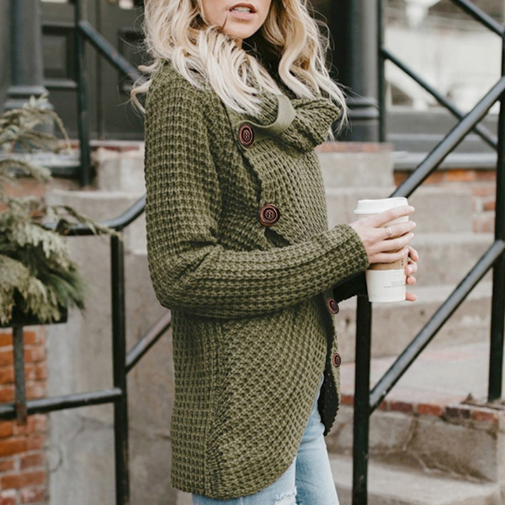 Chique oversized dames trui Hailey met asymmetrische hals en stijlvolle knopen, elegant en comfortabel.