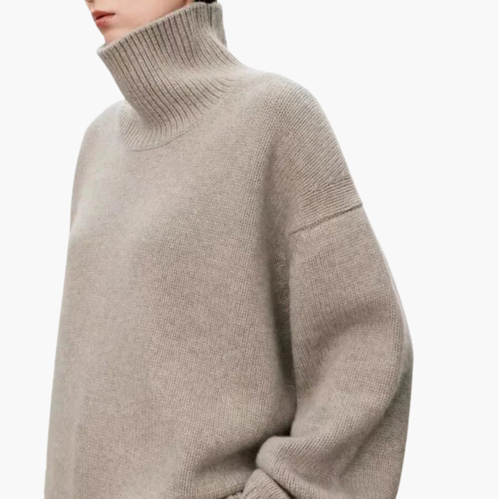 Gebreide dames oversized trui met hoge hals, ideaal als warme winter trui voor casual mode.