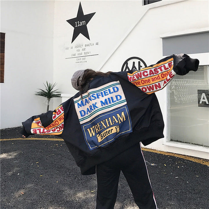 Comfortabele oversized varsity jas voor dames, een stijlvol bomberjack. Trendy streetwear mode.