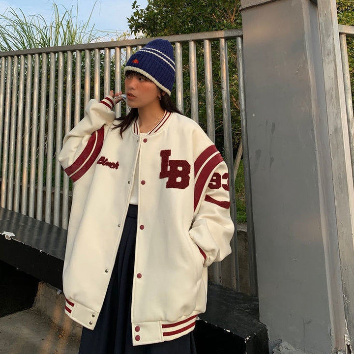 Stijlvolle dames oversized varsity jas. Modern bomberjack, perfect voor een coole, relaxte streetwear outfit.