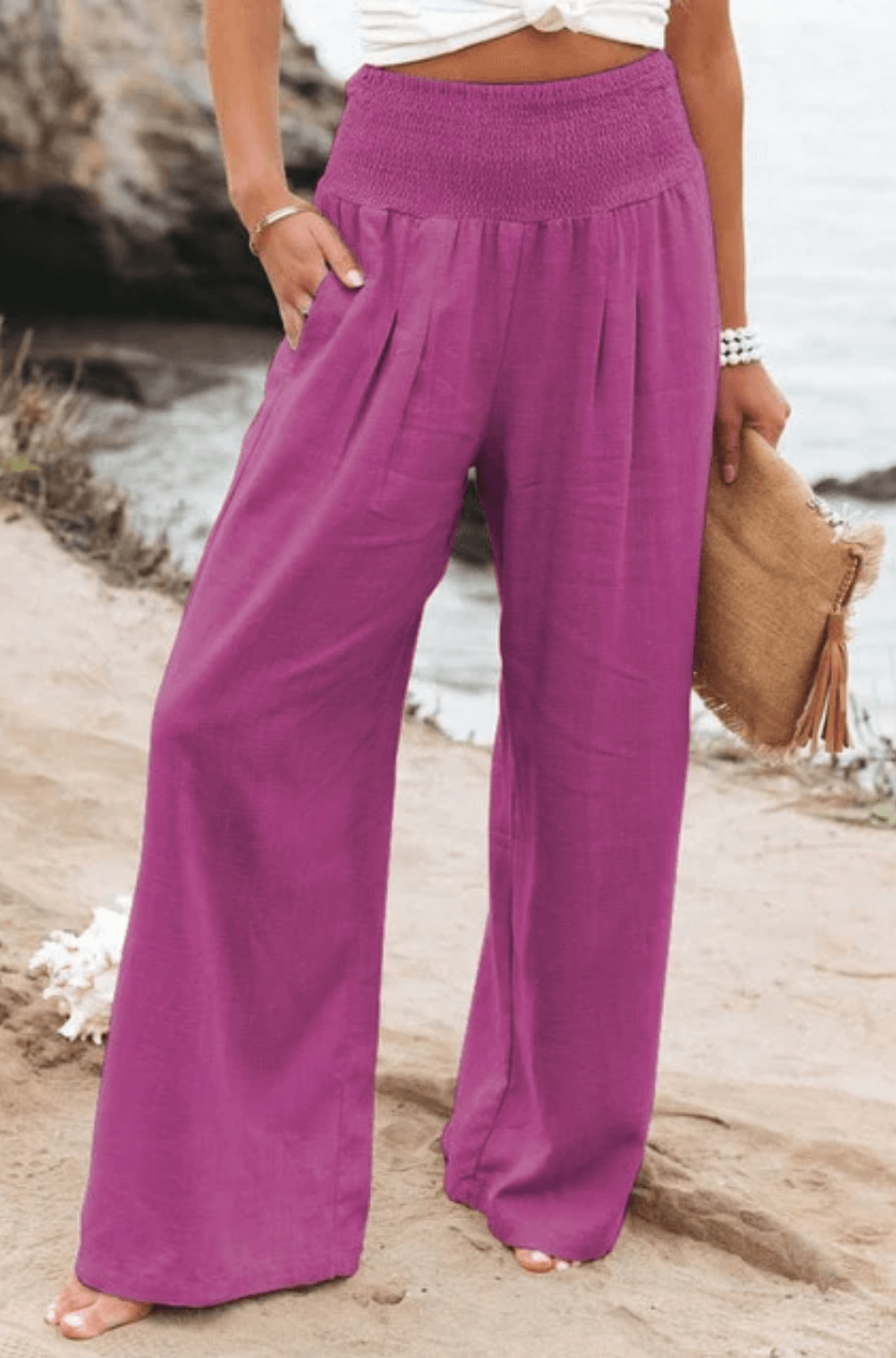 Vrijvallende dames palazzo broek in hippie-chic stijl. Ideaal voor ontspannen zomerse dagen.