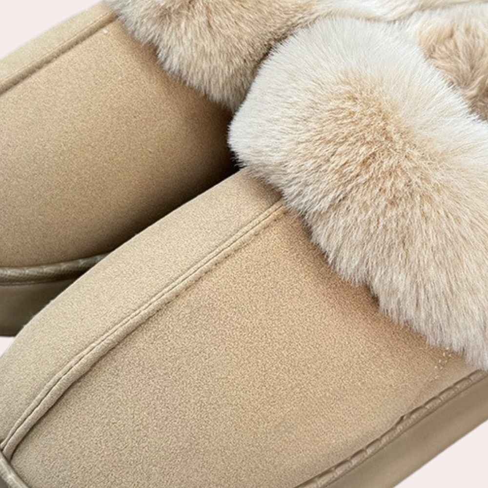 Zachte dames pantoffels Nova, met pluche voering voor warme voeten. Comfortabel en stijlvol thuis.