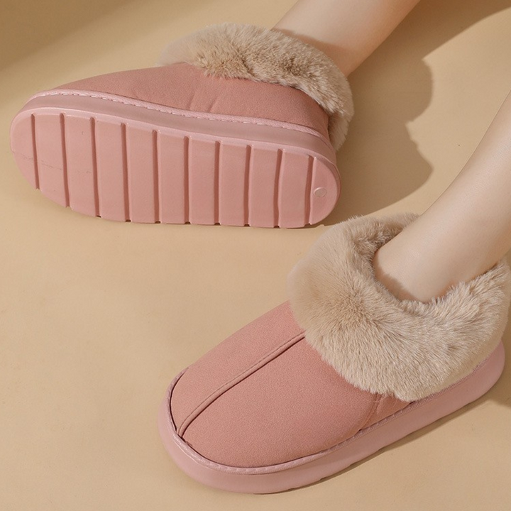 Antislip zool van de Nova dames pantoffels, voor veiligheid en stabiliteit thuis. Warm en zacht.