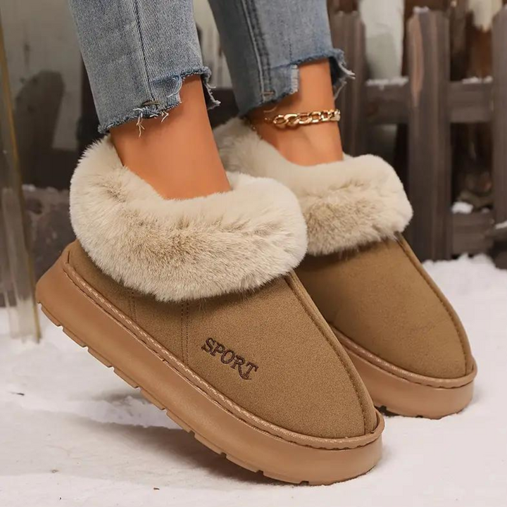 Stijlvolle Nova dames pantoffels, zacht en warm, met een modern design. Ideaal voor elk huispak.