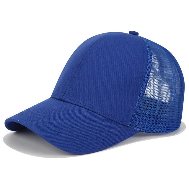 Comfortabele dames sportcap met ponytail opening, verstelbaar voor elke activiteit of kapsel.