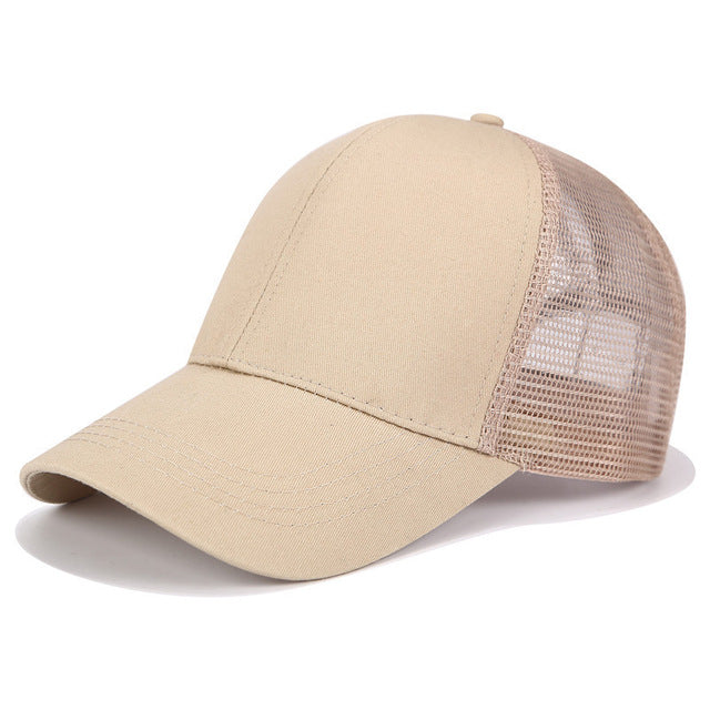 Camouflage SkyShield cap voor dames met speciale paardenstaart opening; voor een stoere look.
