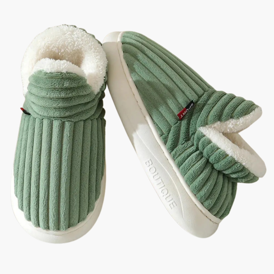 Ultiem comfort met deze warme dames pluche slippers. Ideale instap binnenschoenen voor thuis.