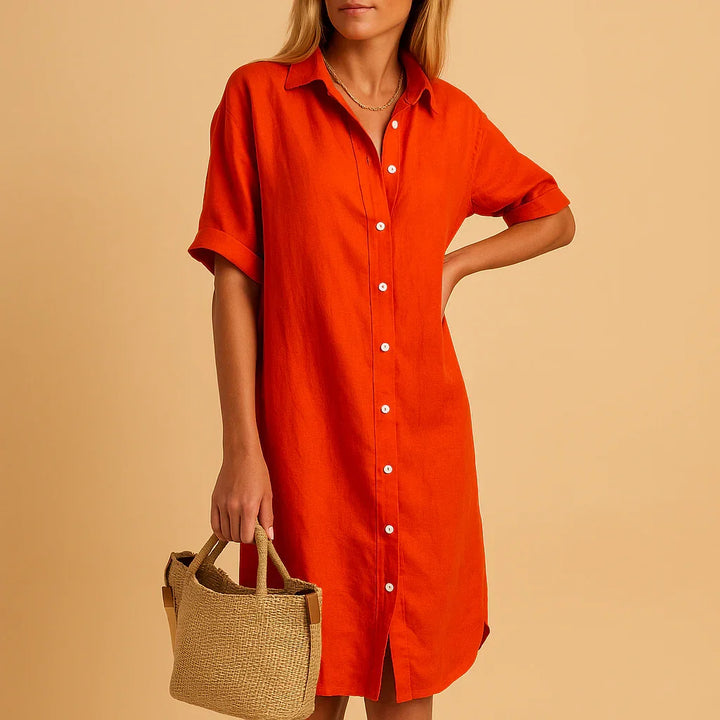 Blauwe casual dames overhemdjurk met volledige knoopsluiting, perfecte relaxed fit lentejurk.