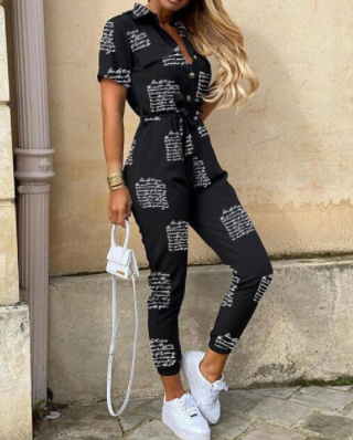Dames retro jumpsuit Velia met opvallende knoopsluiting, comfortabel en trendy voor elke vrouw.