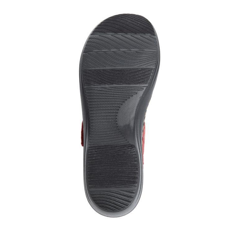 Trendy dames zomersandalen met comfortabele sleehak in retro stijl.