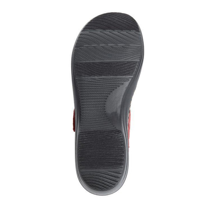Trendy dames zomersandalen met comfortabele sleehak in retro stijl.
