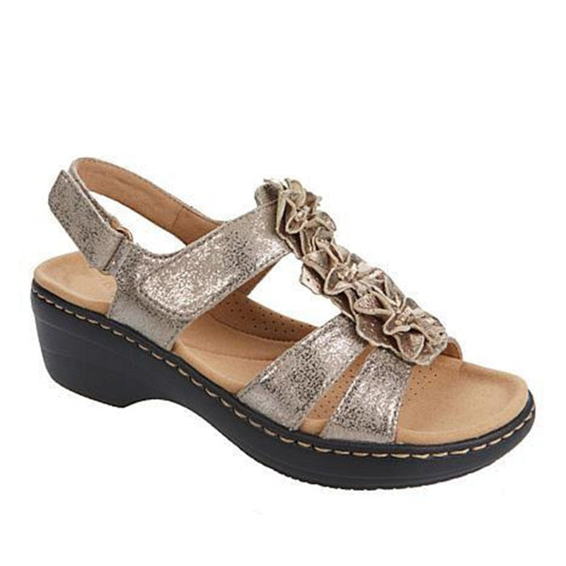 Trendy dames retro zomersandalen met sleehak en open teen, comfortabel voor de zomer.