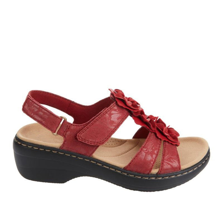 Perfecte zomersandalen voor dames: retro, comfortabel en met sleehak, trendy.