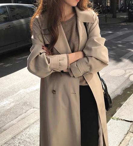 Kaki dames trenchcoat SakmasCoat: Tijdloze en elegante lentejas, ideaal voor comfortabel en stijlvol najaarsweer.