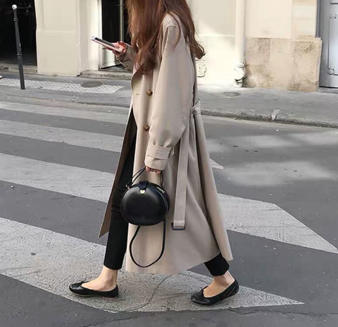 SakmasCoat Dames Trenchcoat: Modieuze en comfortabele trenchcoat, geschikt als elegante bovenkleding voor de lente.