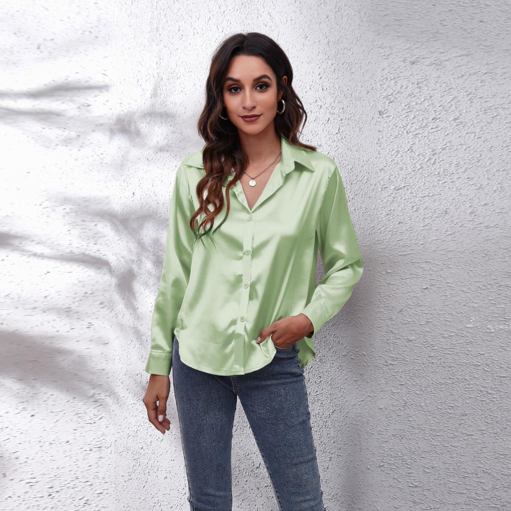 Vrouwelijke Shila blouse met lange mouwen, elegant en modern, een must-have voor dameskleding.