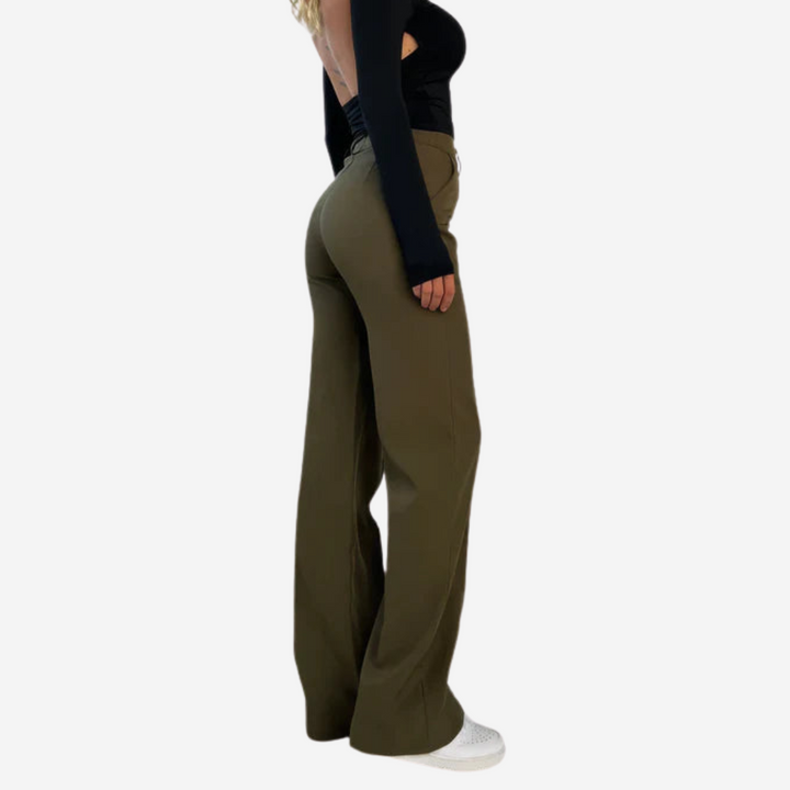 Stijlvolle Hoymans slim fit dames pantalon met wijde pijpen, geschikt voor zowel zakelijk als casual.