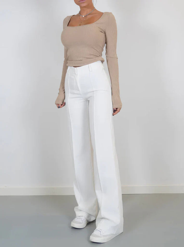 Stijlvolle slim fit Hoymans dames pantalon met trendy wijde pijpen voor een moderne look.