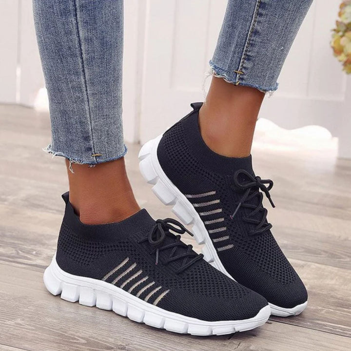 Vooraanzicht KellysSneaks dames sneakers: moderne en comfortabele schoenen, perfect voor vrouwen.