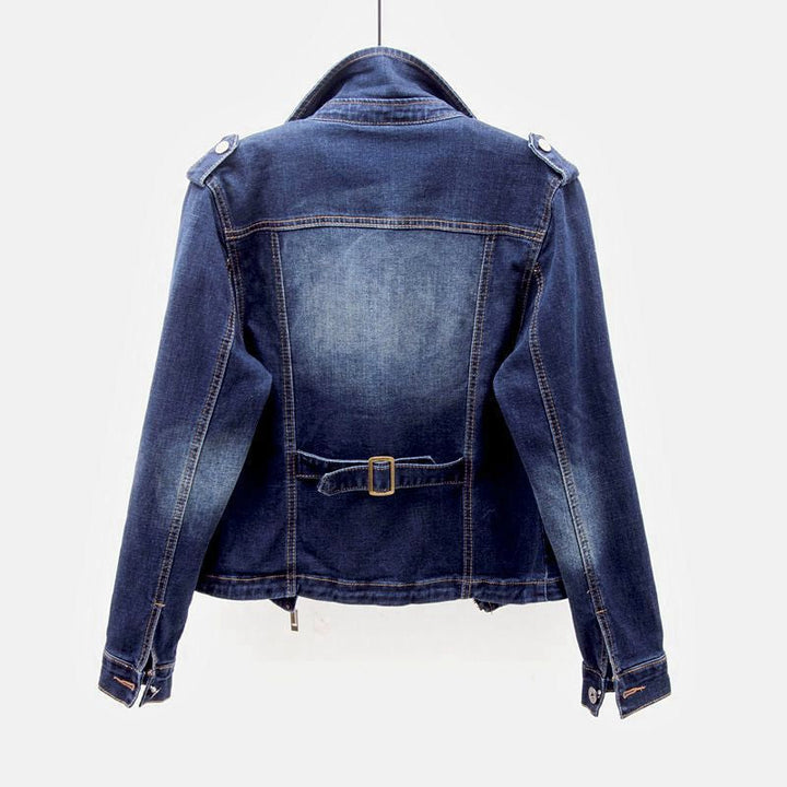 Comfortabele dames spijkerjas met klassieke pasvorm en tijdloos design. Stijlvolle bovenkleding voor elke vrouw.