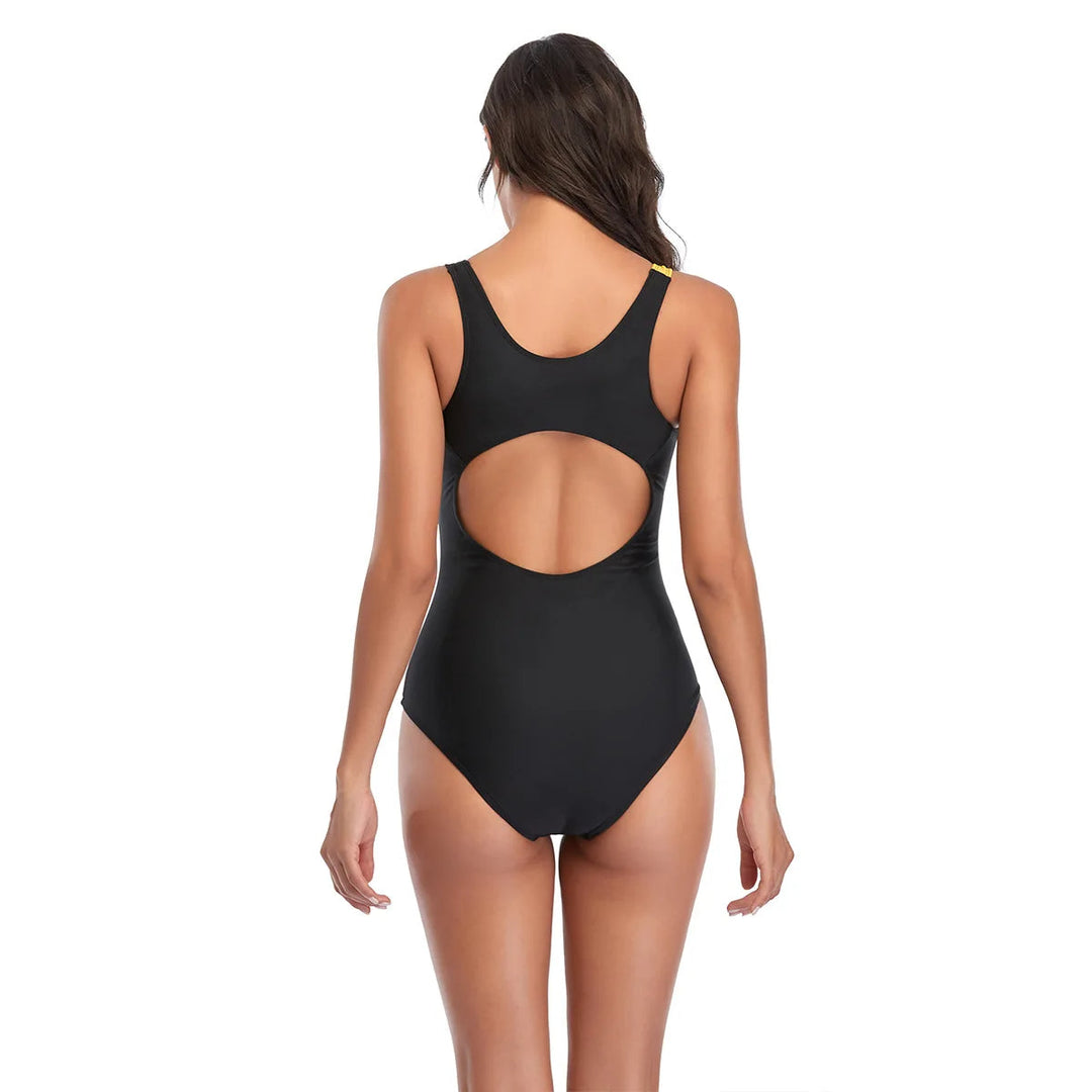 Dames zwemkleding: een corrigerend badpak dat elegantie en functionaliteit combineert voor elke zwemactiviteit.