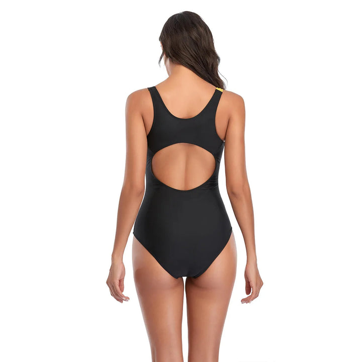 Dames zwemkleding: een corrigerend badpak dat elegantie en functionaliteit combineert voor elke zwemactiviteit.
