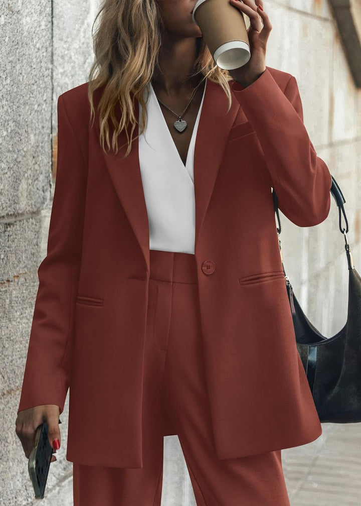 Dames mode set: complete blazer en pantalon voor een stijlvolle en veelzijdige garderobe.