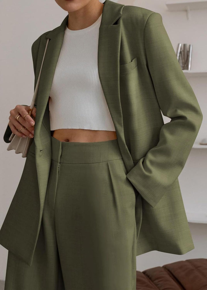 Comfortabele dames set: elegante blazer en pantalon, ideaal voor een dagje uit of op kantoor.