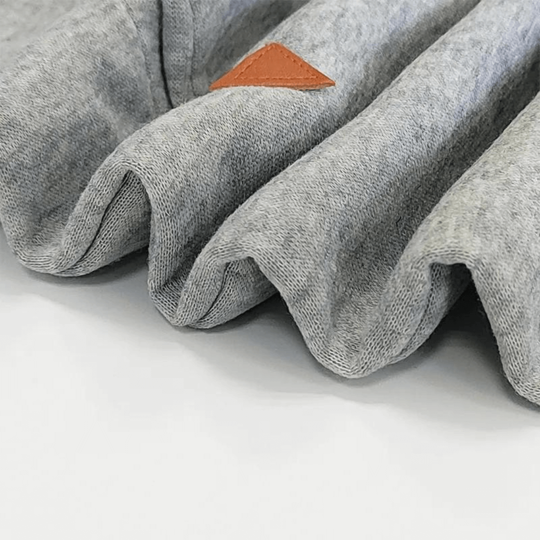 Stijlvolle Isabella capuchonjurk voor vrouwen. Met zakken en lange mouwen, ideaal voor dagelijks comfort.