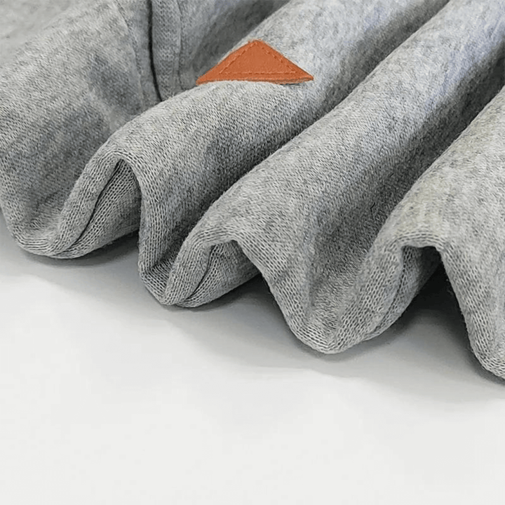 Stijlvolle Isabella capuchonjurk voor vrouwen. Met zakken en lange mouwen, ideaal voor dagelijks comfort.