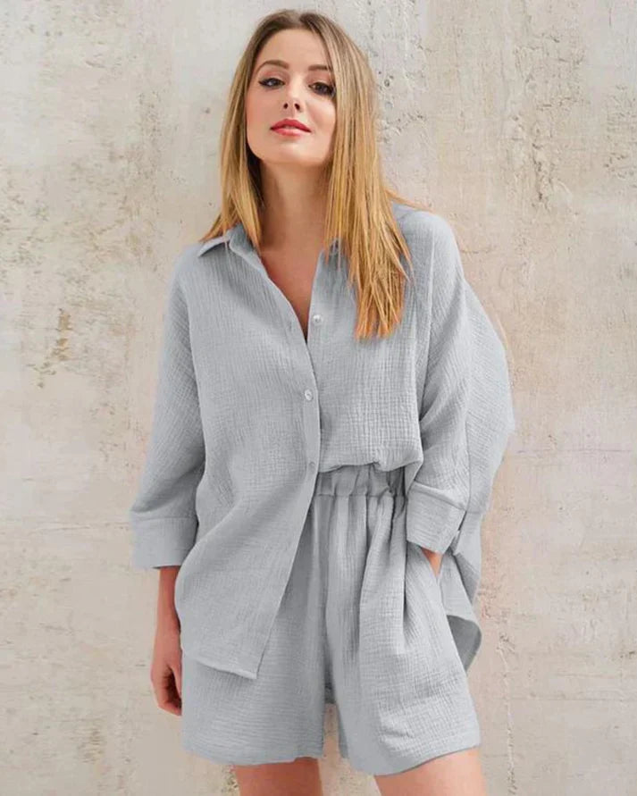 Modieuze Tabea dames short set, tweedelig met structuur. Perfect voor warme zomerdagen, lichtgewicht.