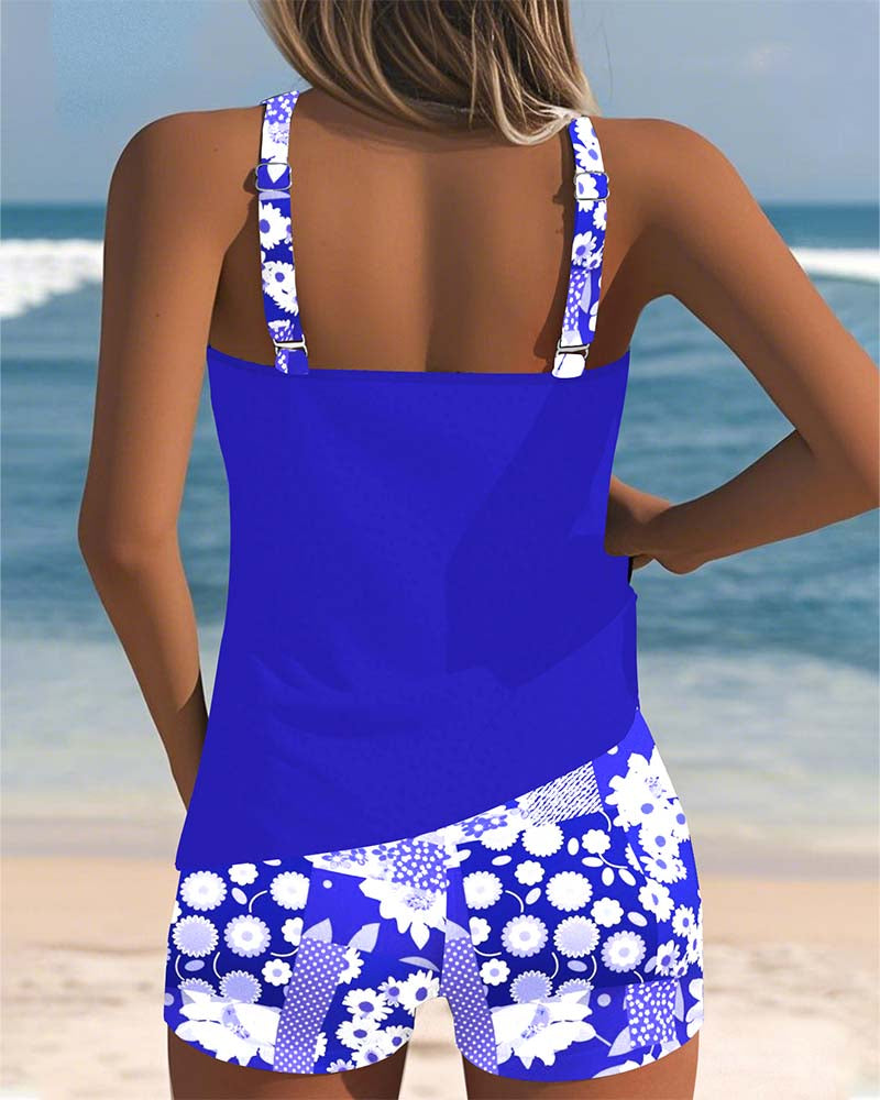 Zomerse dames tankini set, met vrolijke bloemenprint, verstelbare bandjes en flatterende zwemshorts.