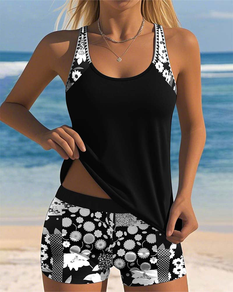 Eleganter dan een bikini, deze dames bloemen tankini set met verstelbare bandjes en bijpassende shorts.