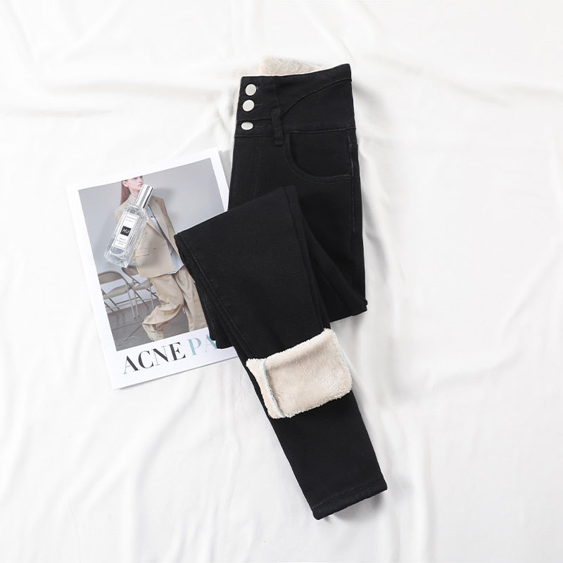 Warme pluche dames thermobroek; comfortabele winterlegging voor koude dagen.