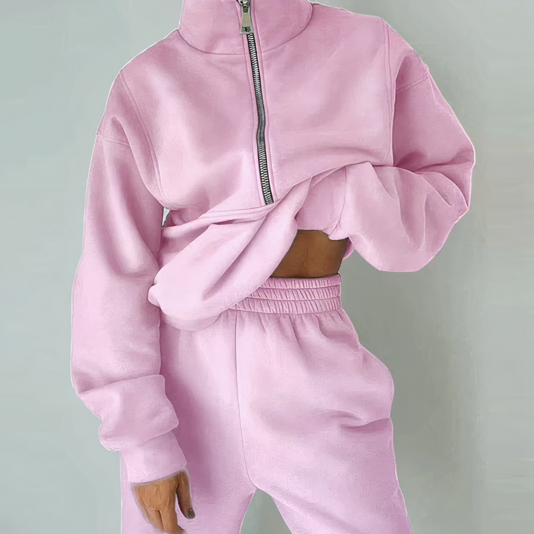 Luxe loungewear dames trainingspak, comfortabel en modieus. Ideaal voor relaxte dagen. Losse pasvorm.